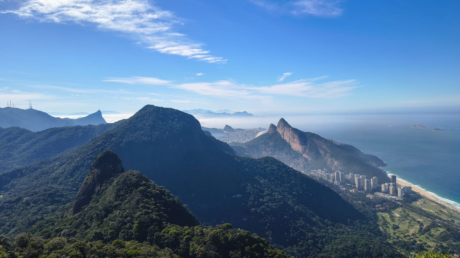 Vista panorâmica da Pedra Bonita e Pedra da Gávea